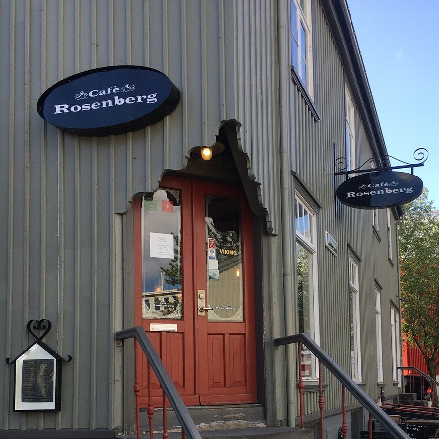 Café Rosenberg in Reykjavík welcomes guests with rustic charm and a cozy atmosphere on Vesturgata Street.