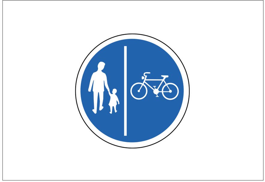 青い円形の指示標識に馬や自転車、歩行者のイラストが描かれているものは、それぞれ専用通路を示す。線で区切られていれば、各交通種別ごとに専用レーンがあることを示す。