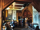 Review of the English Pub: Drinks, Games & Live Music