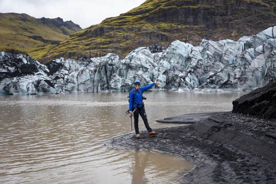 Ultimate Solheimajokull Glacier Tour with Hiking, Ice Caving, and Glacier Ziplining