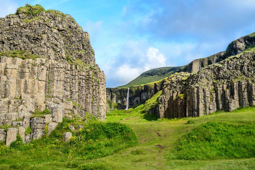 It's clear to see why Dverghamrar is often thought to have been constructed by supernatural creatures.