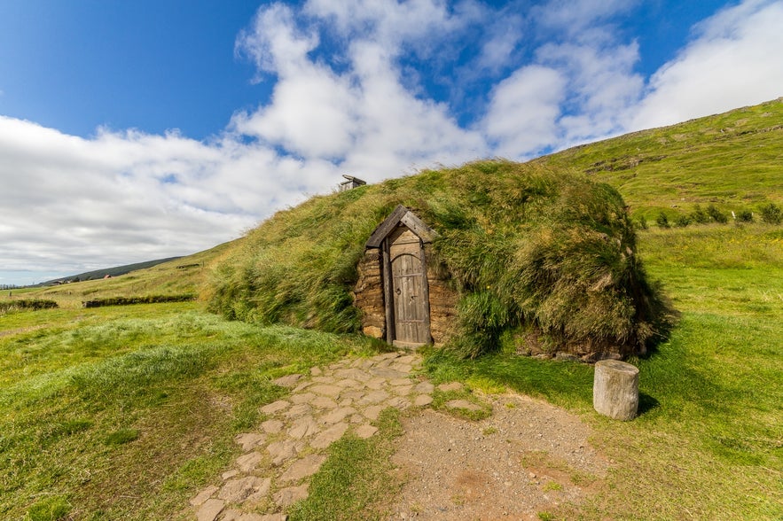 The reconstructed Viking longhouse at Eiriksstadir.