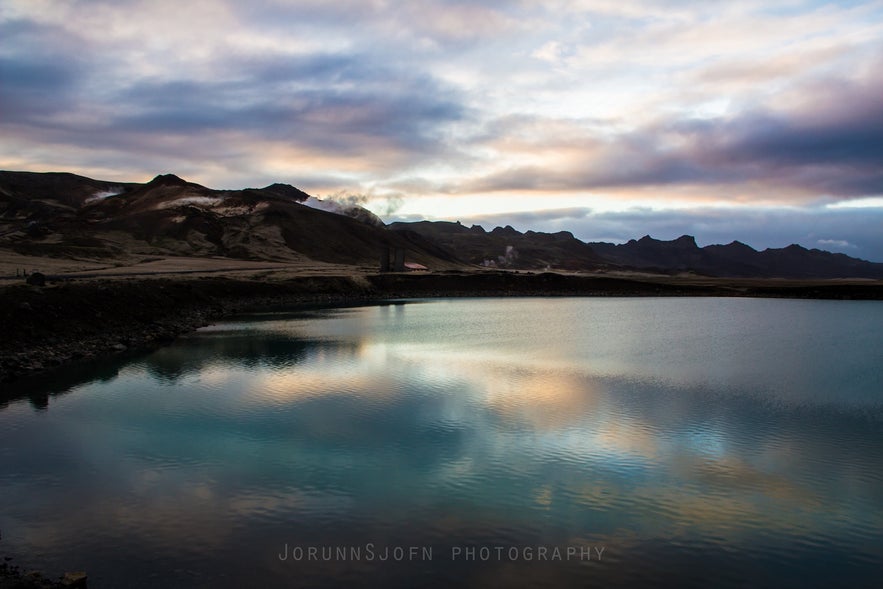 GrÃ¦navatn lake in Reykjanes peninsula