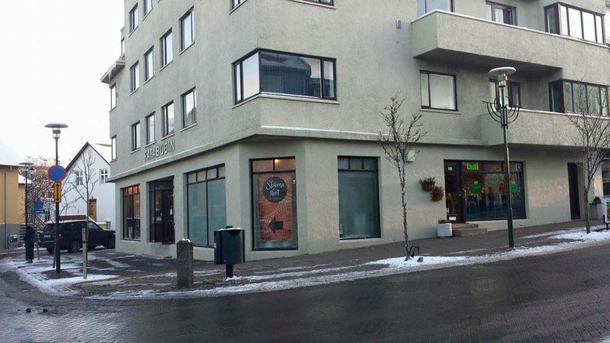 Krua Thai restaurant exterior in Reykjavik. Krua Thai restaurant exterior in Reykjavik.