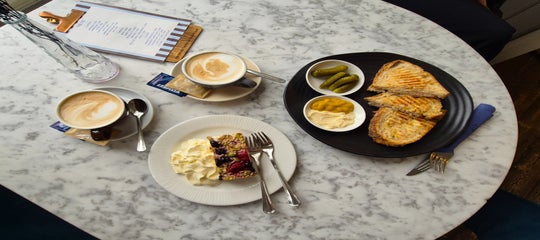 Review of I&eth;n&oacute;: A Historic Caf&eacute; with a Modern Sound