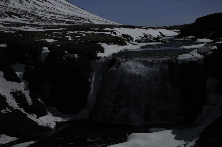 Majestic Northern Lights in þórufoss