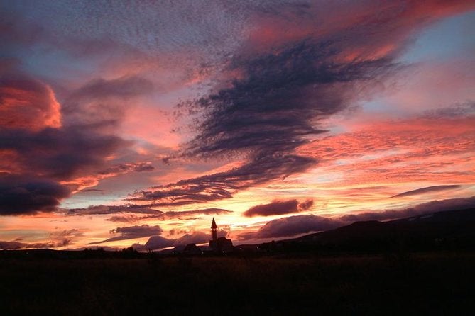 A captivating sunset in Iceland, a stunning display of colors that paints the landscape with warmth and beauty.
