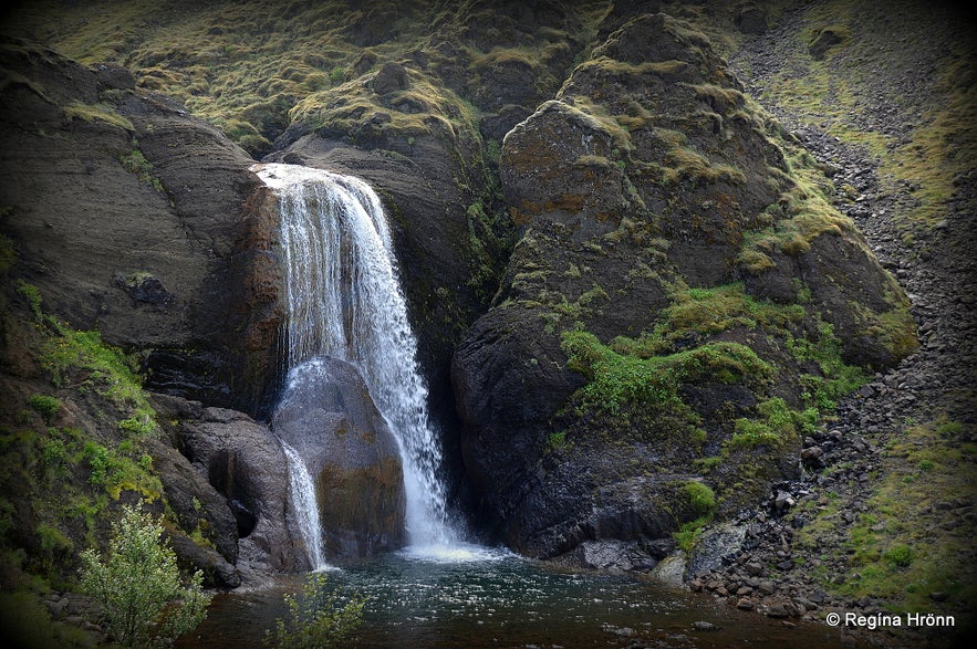 Helgufoss Waterfall - is it named after Helga the Daughter of Bárður Snæfellsás Helgufoss Waterfall - is it named after Helga the Daughter of Bárður Snæfellsás