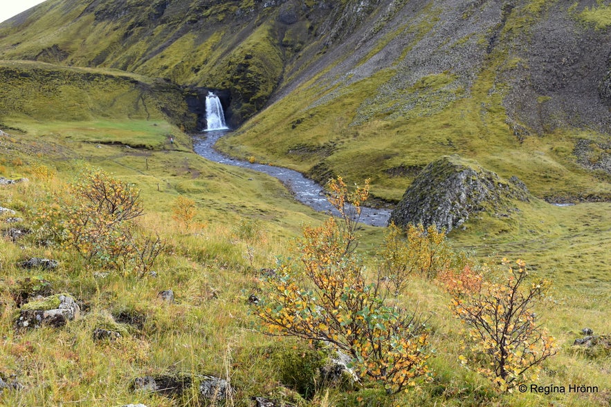 Helgufoss Waterfall - is it named after Helga the Daughter of Bárður Snæfellsás Helgufoss Waterfall - is it named after Helga the Daughter of Bárður Snæfellsás