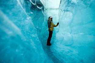 Guided 4x4 Ice Cave Tour in Vatnajokull with Transfer from Jokulsarlon Glacier Lagoon