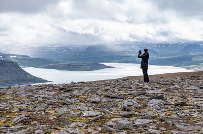10-stündige Kleingruppen-Wanderung in den Westfjorden ab Isafjördur - day 1