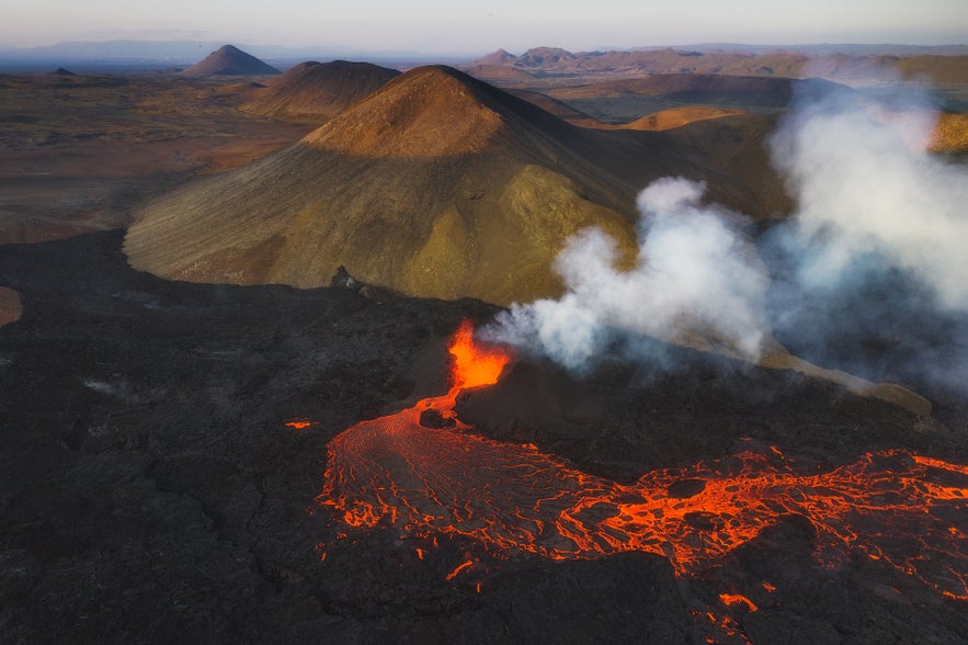 De krater-uitbarsting van Fagradalsfjall in 2022 in Iceland