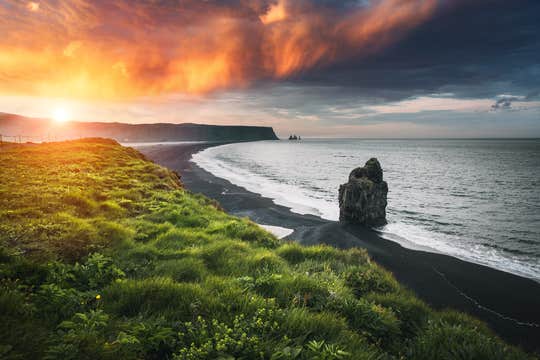 Private South Coast & Glacier Lagoon Tour from Reykjavik with Multi-Language Guide Options