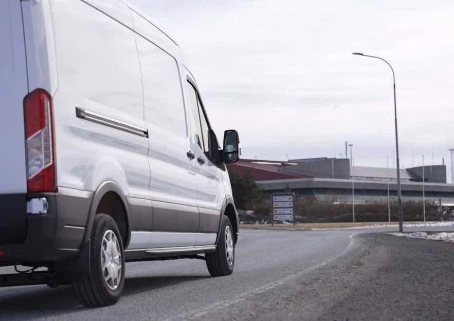 Airport Transfers in Iceland: How To Get from Keflavik Airport to Reykjavik