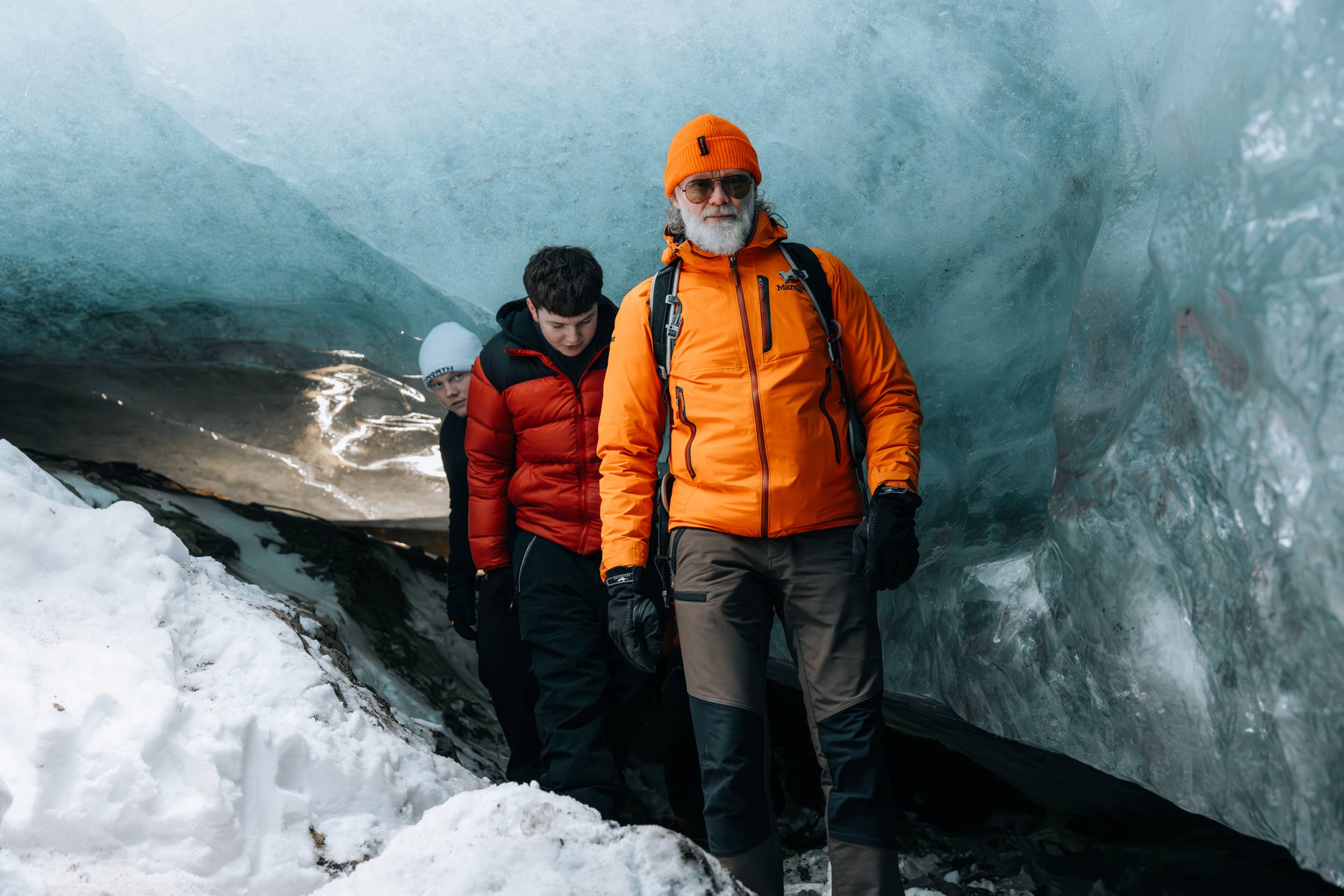 Visite d'une Grotte de Glace Naturelle et d'un Glacier en Monster Truck à partir de Gullfoss