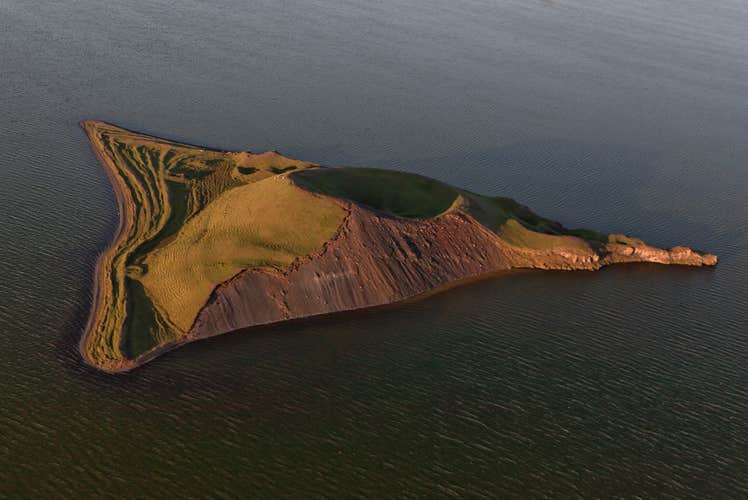 Exciting 20-Minute Airplane Sightseeing Tour over Lake Myvatn