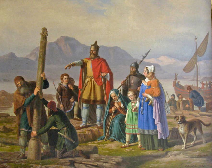 Gemälde von P. Raadsig (1850), das Ingolfur Arnarson zeigt, wie er Männer anweist, Säulen in Reykjavik aufzustellen, mit Bergen im Hintergrund.