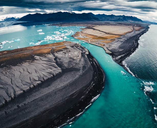 Private Jokulsarlon Glacier Lagoon & Diamond Beach Tour with Multilingual Guide