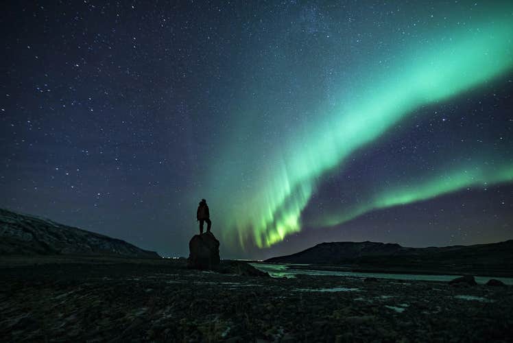 Private Northern Lights Tour in Iceland with Photographer, Refreshments, and Reykjavik Transfers