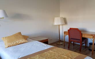 Hotel Bjarkalundur