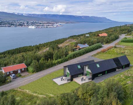 바이킹 코티지 & 아파트먼트(Viking Cottages & Apartments)