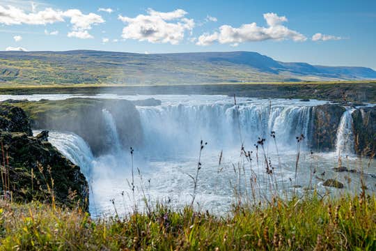 Tour guidato in italiano alla cascata Godafoss da Akureyri con punti di rientro flessibili