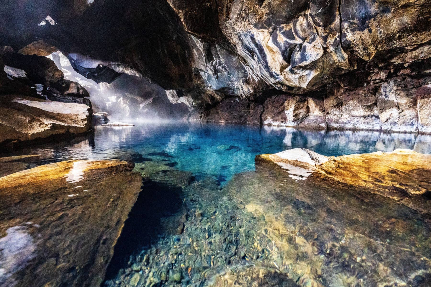 アイスランドのおすすめ洞窟特集 | Guide to Iceland