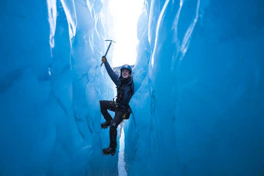 Gletscherwanderung im Spaltenlabyrinth von Skaftafell in Kleingruppe
