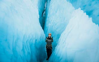 Excursión de senderismo por el laberinto de grietas en el glaciar de Skaftafell en grupo reducido