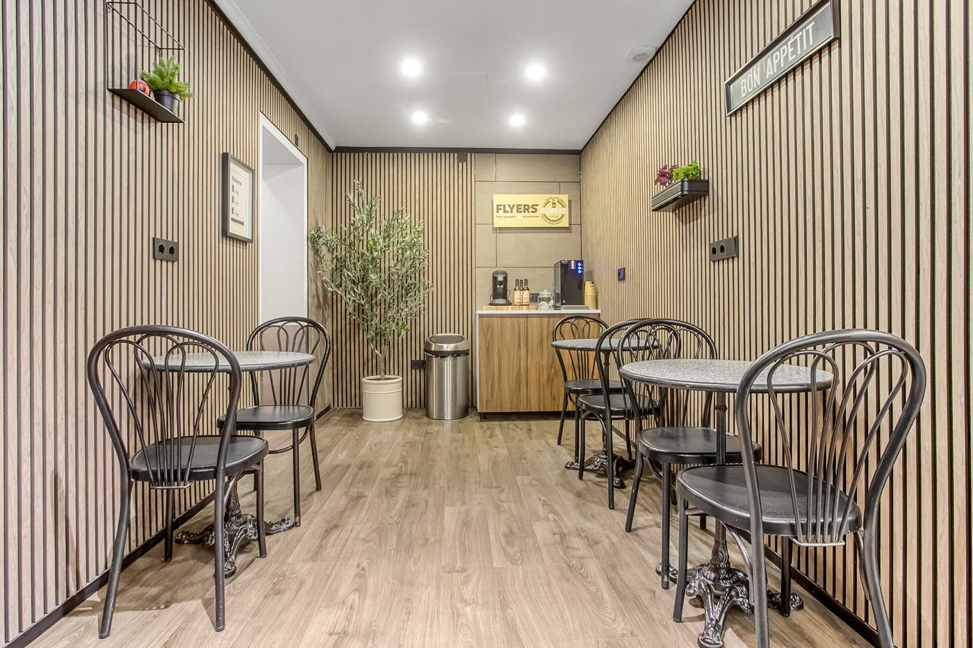 Flyers Airport Hotel