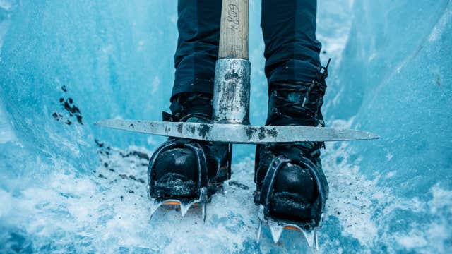 Easy Glacier Hiking Tour in Skaftafell