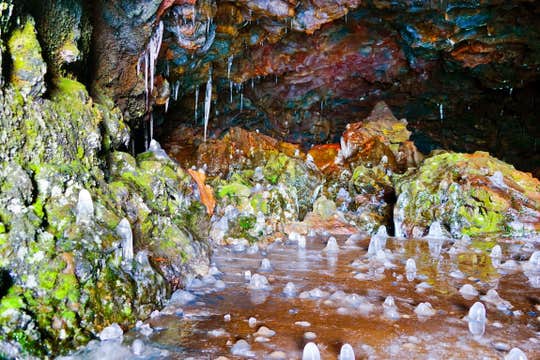 Small-Group Iceland Silver Circle Tour with Vidgelmir Cave Visit and Reykjavik Transfers