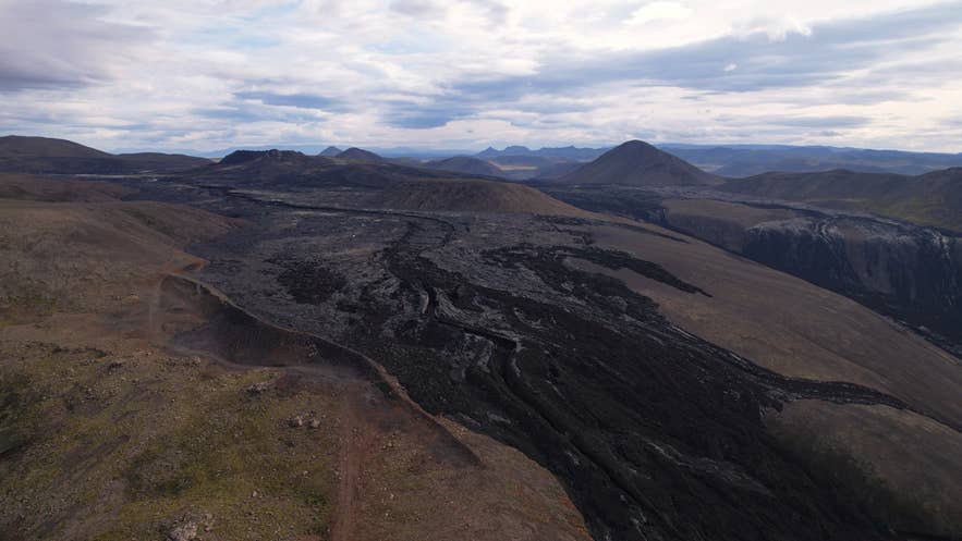 レイキャネス半島の火山噴火で生まれた広大な溶岩原