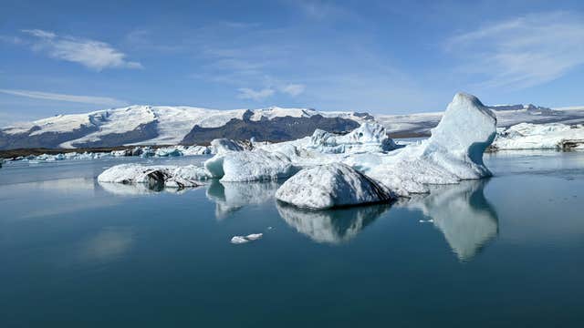 Private South Coast Tour to Jokulsarlon Glacier Lagoon & Diamond Beach from Reykjavik