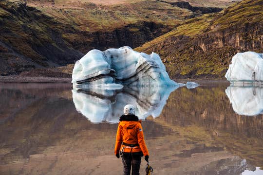 11 Hour South Coast Tour with Glacier Hiking, Waterfalls & Black Sands with Transfer from Reykjavik