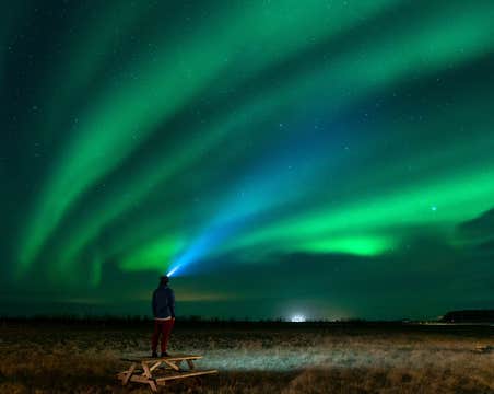 Private Northern Lights Tour with Expert Guide and Reykjavik Transfers for Up to 6 People