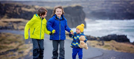 kids-at-snaefellsjokull.jpg