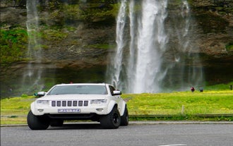 Chasing waterfalls: Unveiling Iceland's beauty on a comfy SUV adventure.