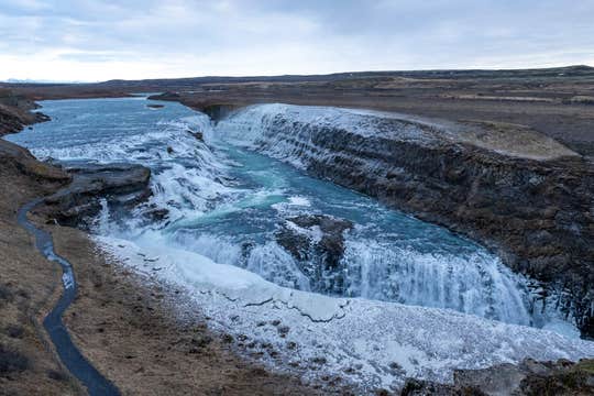 Golden Circle Minibus Tour with Laugaras Lagoon & Fridheimar Tomato Farm from Reykjavik
