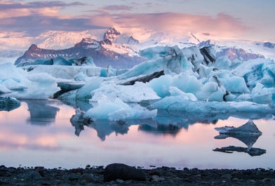 Surreal sorroundings at Jokulsarlon glacial lagoon.