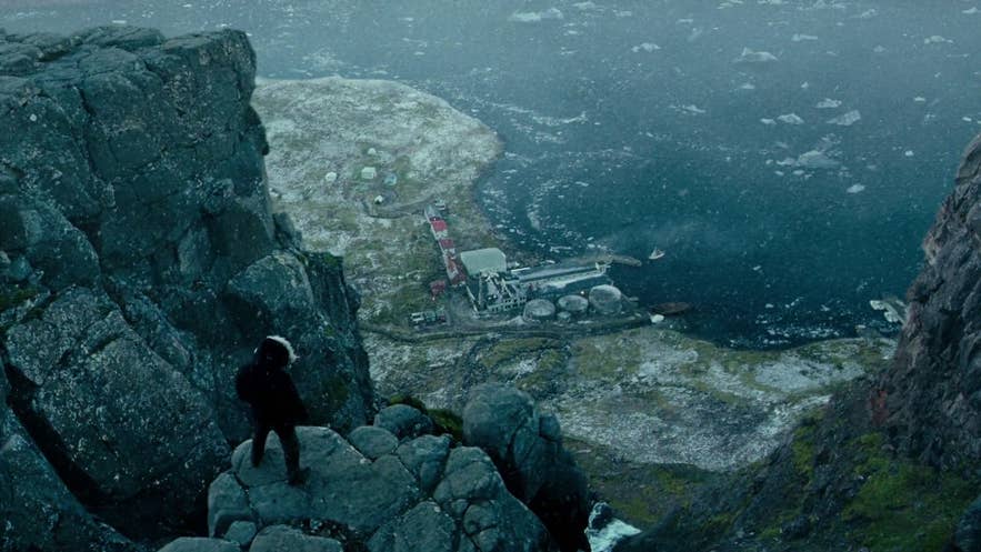 La vecchia fabbrica di aringhe a Djupavik, Islanda, usata come location per Justice League