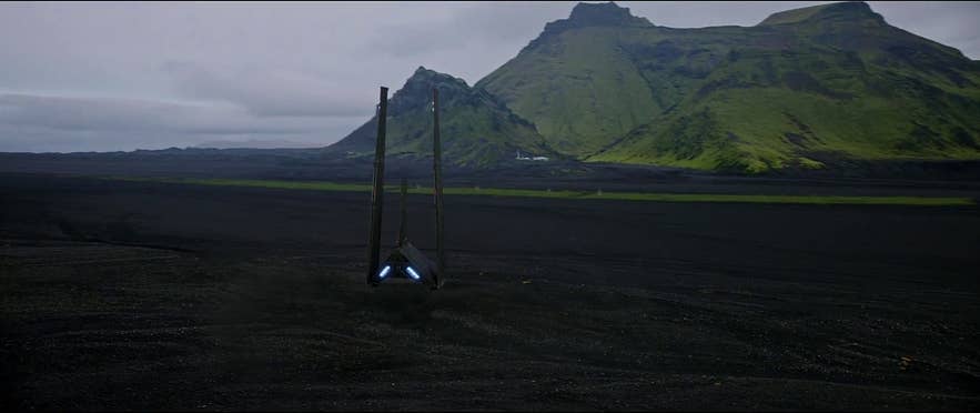 Island in Rogue One, mit den Bergen Hjorleifshöfdi und Hafursey im Hintergrund.