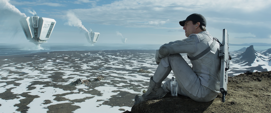 Tom Cruise in the movie Oblivion, shot in Iceland