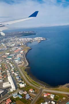 Luxury 1-Hour Private Transfer from Reykjavik to Keflavik International Airport