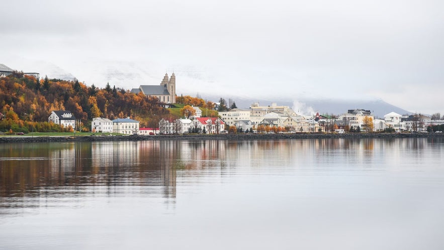 Akureyri słynie z pięknych budynków.