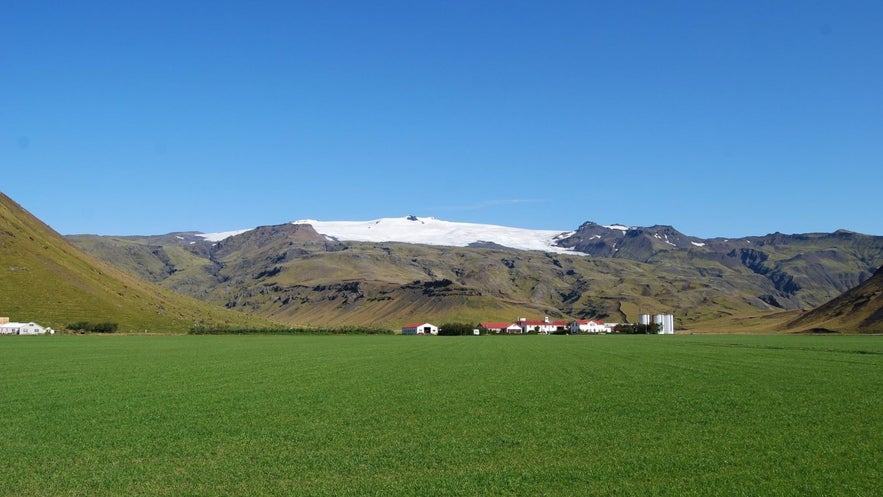 De beroemde Eyjafjallajokull kun je zien vanaf de Ringweg in IJsland