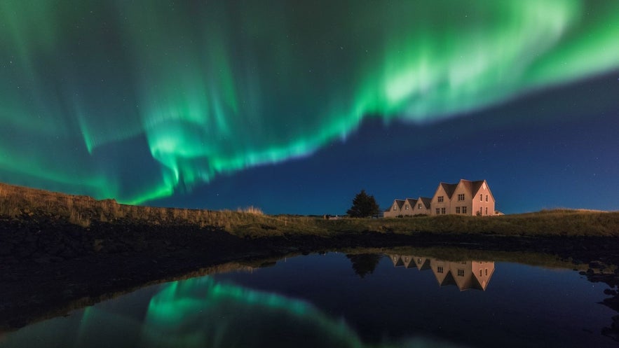 Straumur est une zone d'observation des aurores boréales très prisée, située juste à côté de Hafnarfjordur.