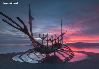 Sun Voyager : Une sculpture étincelante qui célèbre l'esprit d'exploration à Reykjavik.