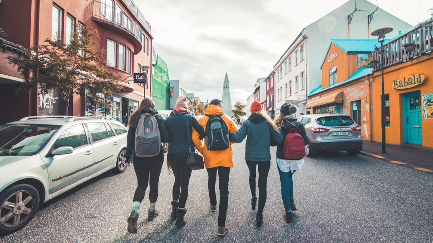 Reykjavik najlepiej zwiedzać pieszo.