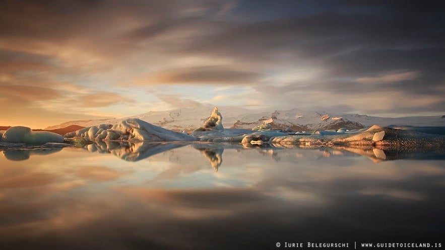 De gletsjerlagune Jokulsarlon is zowel in de zomer als in de winter prachtig